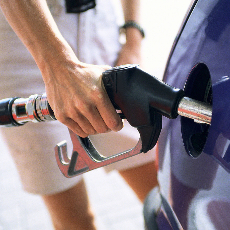 Descuento de 0,03€/litro + lavado de coche gratis al repostar